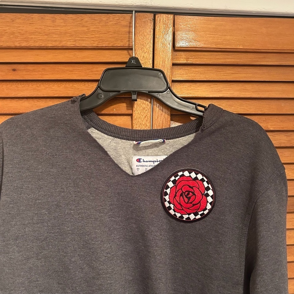 Champion Women’s Athletic Vintage Retro Active Graphic Crew Neck Sz S - Picture 2 of 5